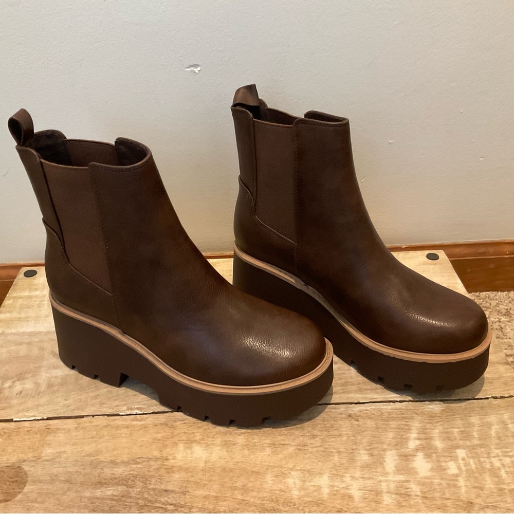 NIB Dirty Laundry Brown Platform Leather Ankle Boots size 8